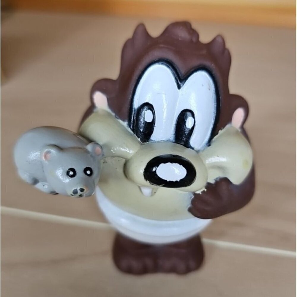 1996 Vintage Looney Tunes Tasmanian Taz Devil with mouse plastic Figurine 3.5"